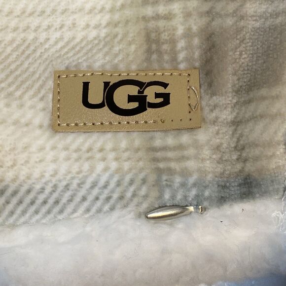 UGG Plaid Standard Pillow Cover - Picture 4 of 9